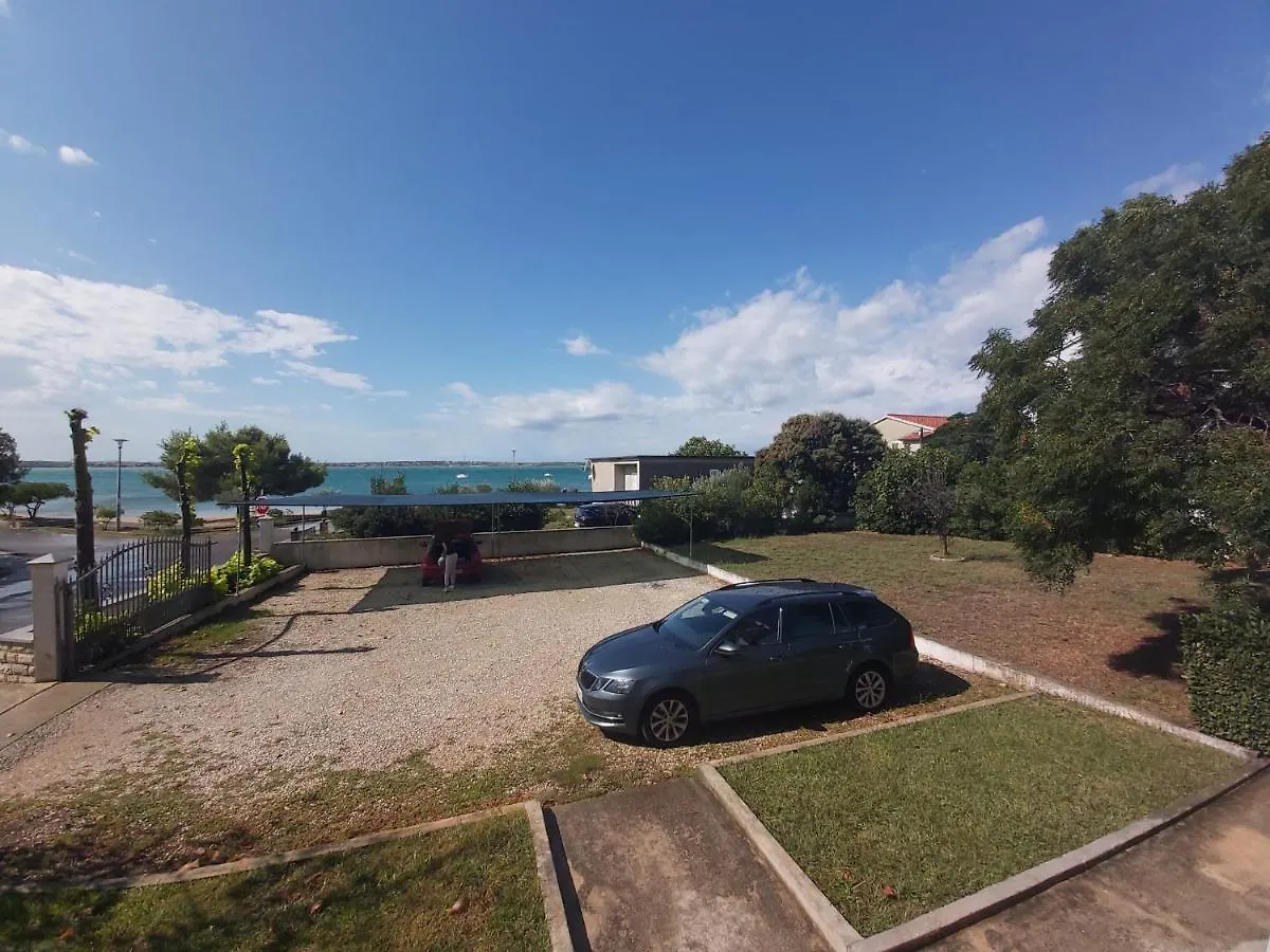 Apartments Elvir Vrsi Kroatien