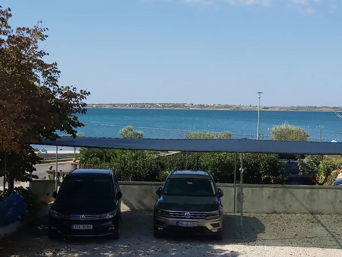 Apartments Elvir Vrsi Kroatien